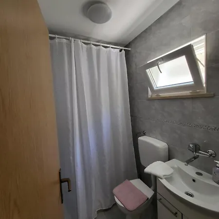 Robinson House Orlandusa * Zrnovo