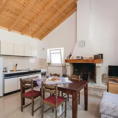 Robinson House Orlandusa Zrnovo