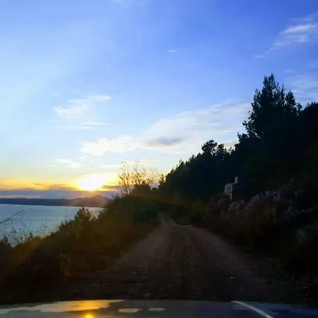 Robinson House Orlandusa Holiday home Zrnovo